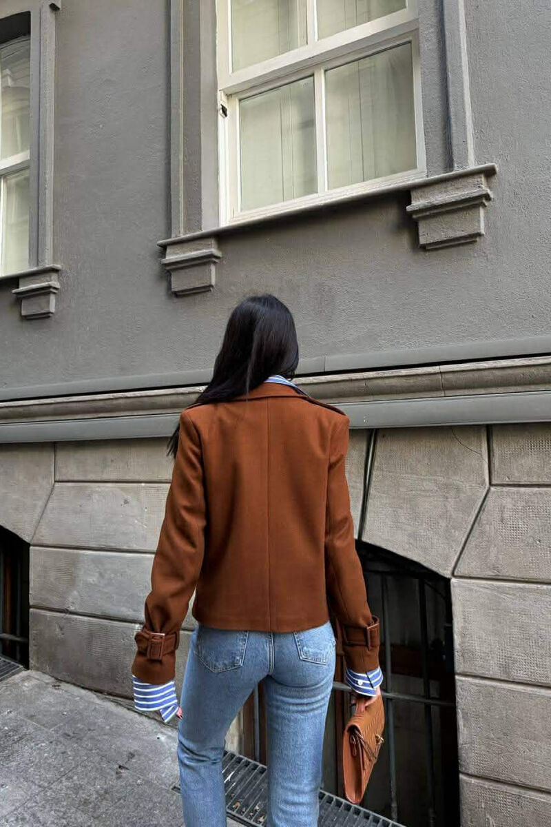 PALLTO E SHKURTER NJE NGJYRESHE PER FEMRA NE NGJYRE KAFE - 2