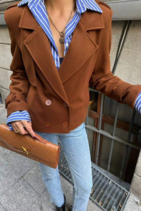 PALLTO E SHKURTER NJE NGJYRESHE PER FEMRA NE NGJYRE KAFE - 5