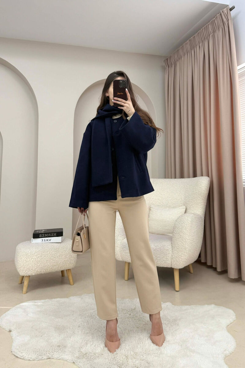 PALLTO E THJESHTE NJE NGJYRESHE ME BUTONA DHE ME DETAJIN E SHALLIT PER FEMRA NE NGJYRE BLU TE ERRET - 3