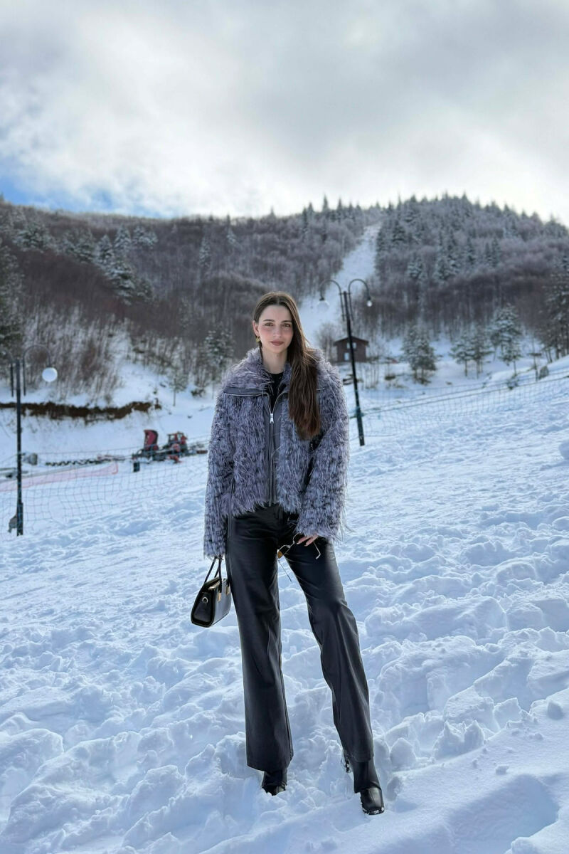 PALLTO ME GEZOF DHE ZINXHIR PER FEMRA NE NGJYRE GRI - 5