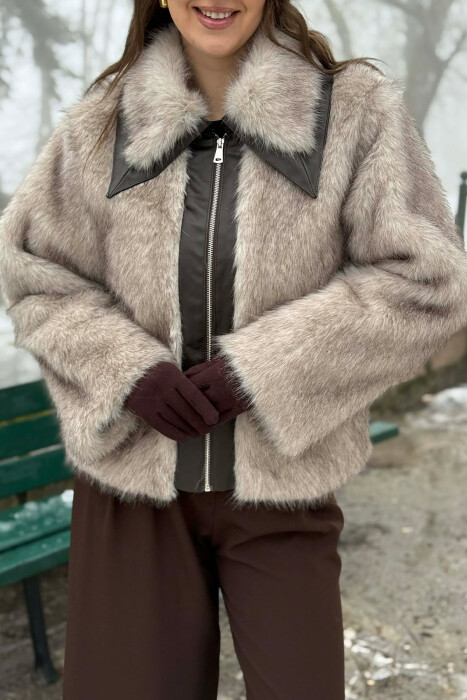 PALLTO ME GEZOF DHE ZINXHIR PER FEMRA NE NGJYRE KREM ME KAFE - 4