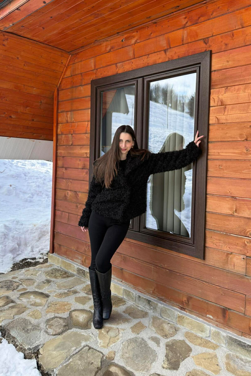 PALLTO ME GEZOF NJE NGJYRESHE PER FEMRA NE NGJYRE TE ZEZE - 2