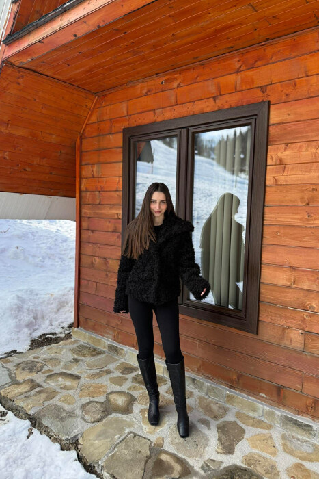 PALLTO ME GEZOF NJE NGJYRESHE PER FEMRA NE NGJYRE TE ZEZE - 4