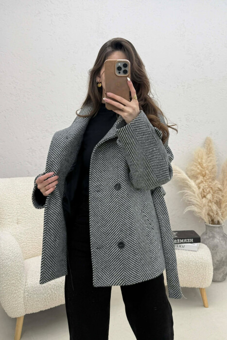 PALLTO ME KOPSA PER FEMRA NE NGJYRE GRI ME TE BARDHE - 3