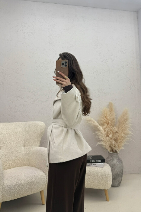 PALLTO ME KOPSA PER FEMRA NE NGJYRE KREM - 4