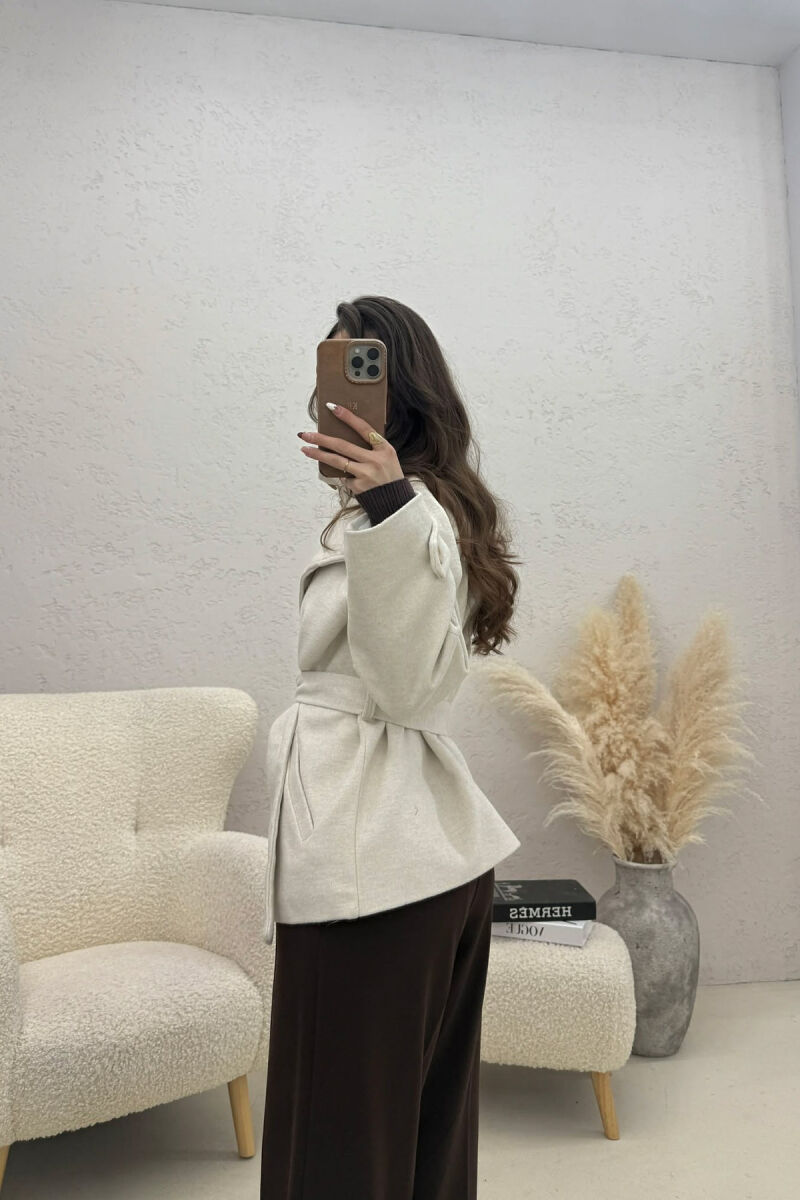 PALLTO ME KOPSA PER FEMRA NE NGJYRE KREM - 4