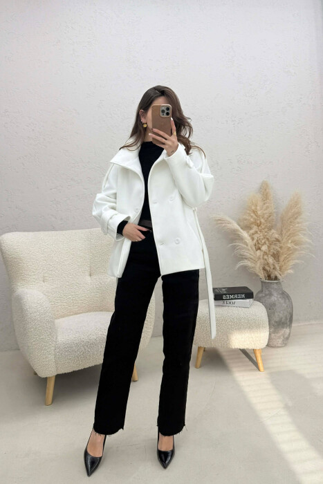 PALLTO ME KOPSA PER FEMRA NE NGJYRE TE BARDHE - 3