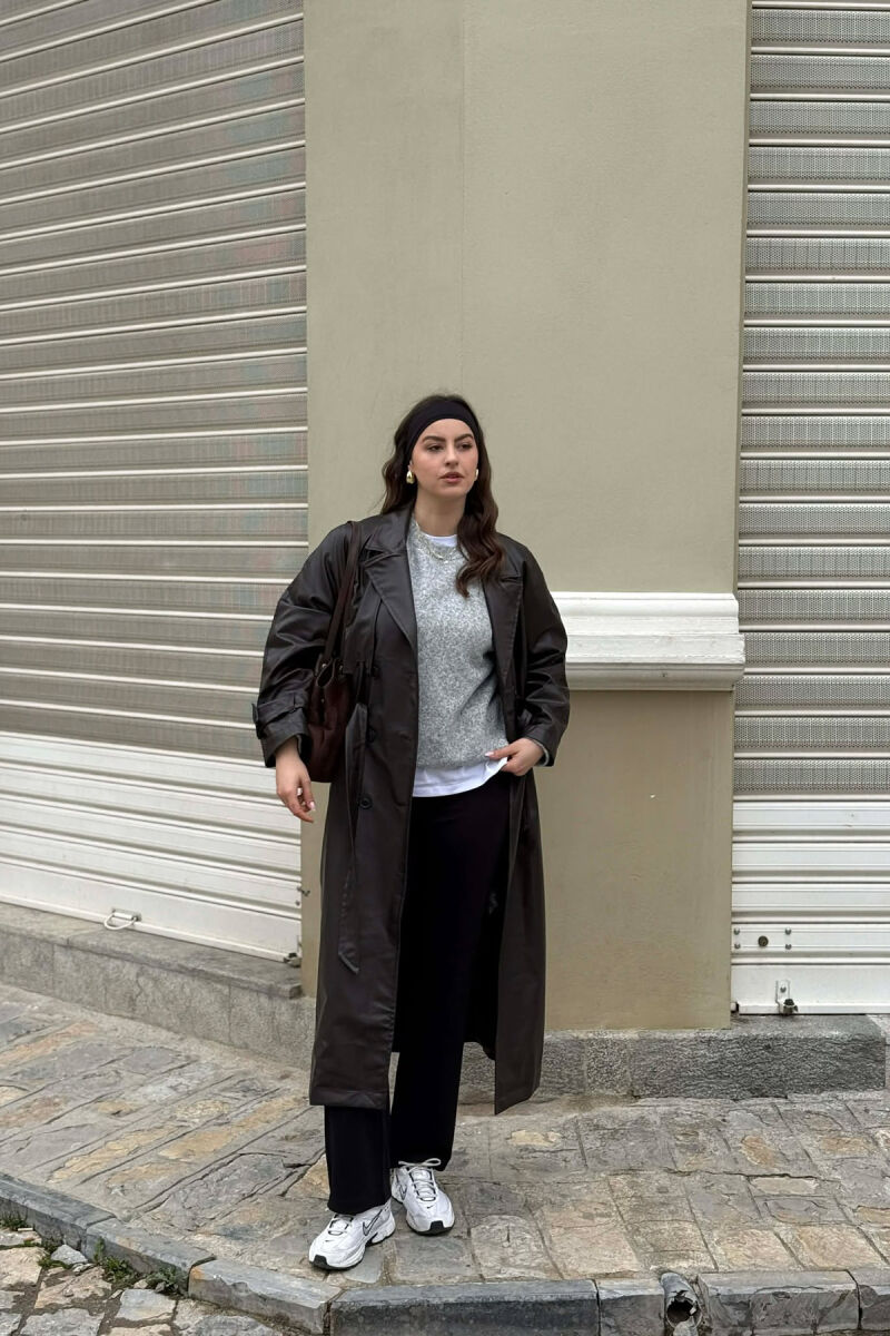 PALLTO NJE NGJYRESHE LEKURE ME KOPSA DHE ME DETAJIN E RRIPIT NE NGJYRE KAFE - 2