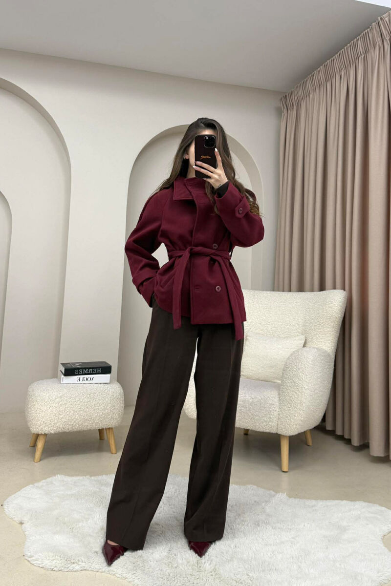 PALLTO NJE NGJYRESHE ME BUTONA DHE ME DETAJIN E RRIPIT PER FEMRA NE NGJYRE VISHNJE TE ERRET - 3