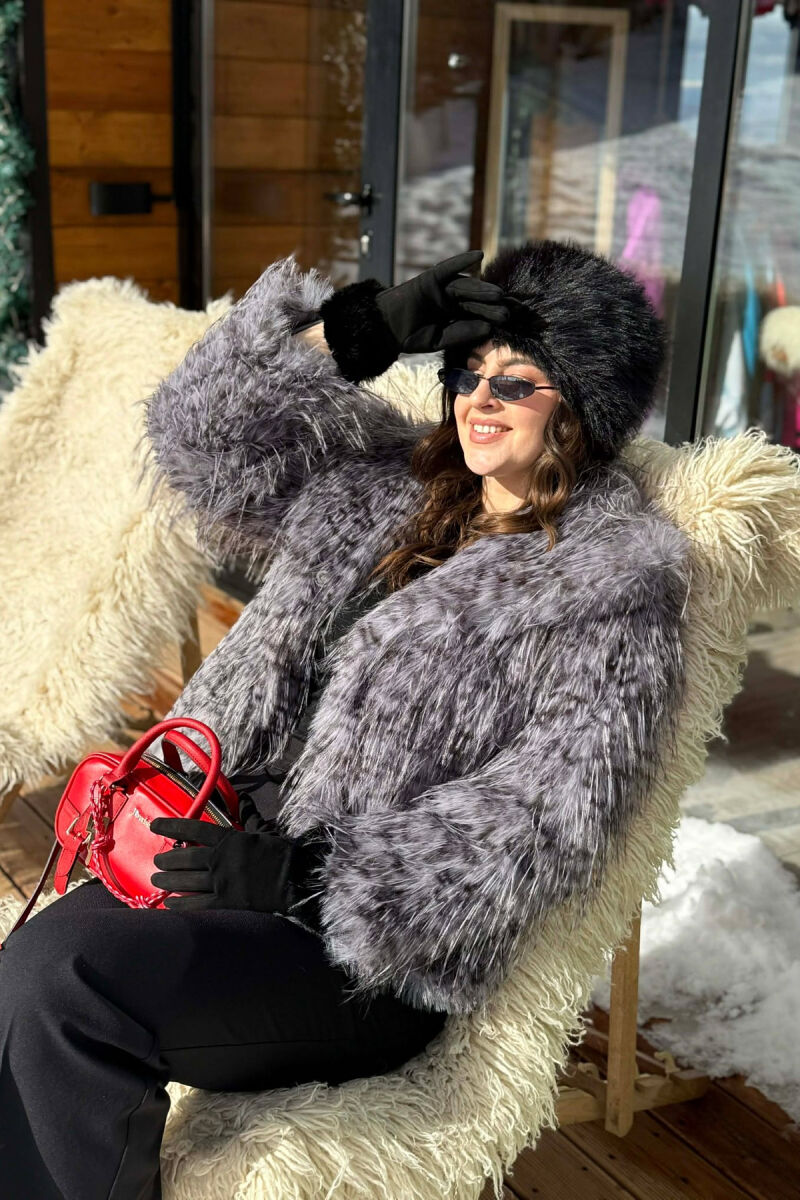 PALLTO NJE NGJYRESHE ME GEZOF PER FEMRA NE NGJYRE GRI - 8