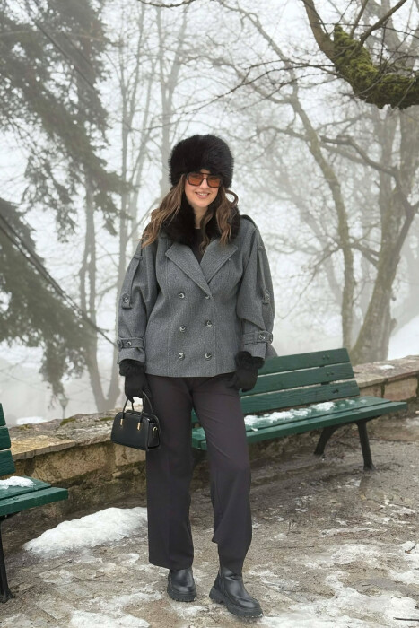 PALLTO NJE NGJYRESHE ME JAKE GEZOFI PER FEMRA NE NGJYRE GRI - 2