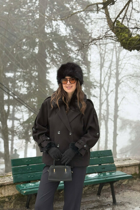 PALLTO NJE NGJYRESHE ME JAKE GEZOFI PER FEMRA NE NGJYRE TE ZEZE - 5