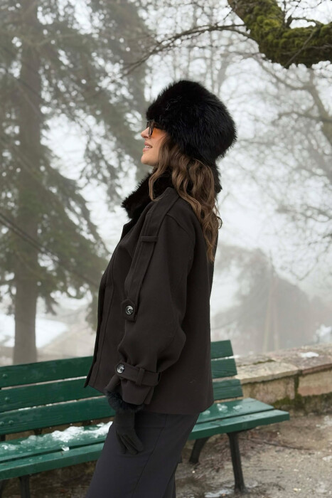 PALLTO NJE NGJYRESHE ME JAKE GEZOFI PER FEMRA NE NGJYRE TE ZEZE - 6