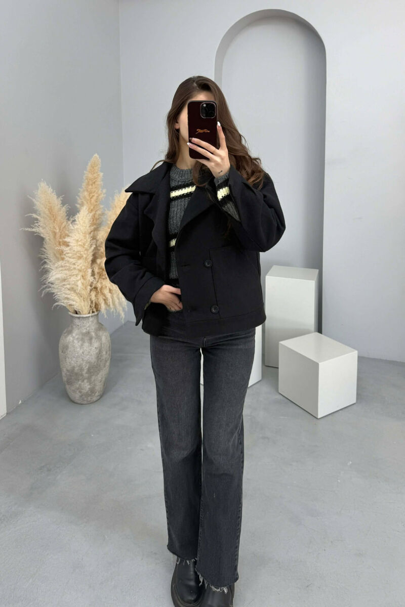 PALLTO NJE NGJYRESHE ME JAKE V DHE BUTONA PER FEMRA NE NGJYRE TE ZEZE - 3