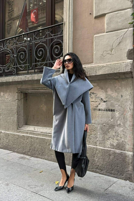 PALLTO NJE NGJYRESHE ME SHALL PER FEMRA NE NGJYRE GRI - 2