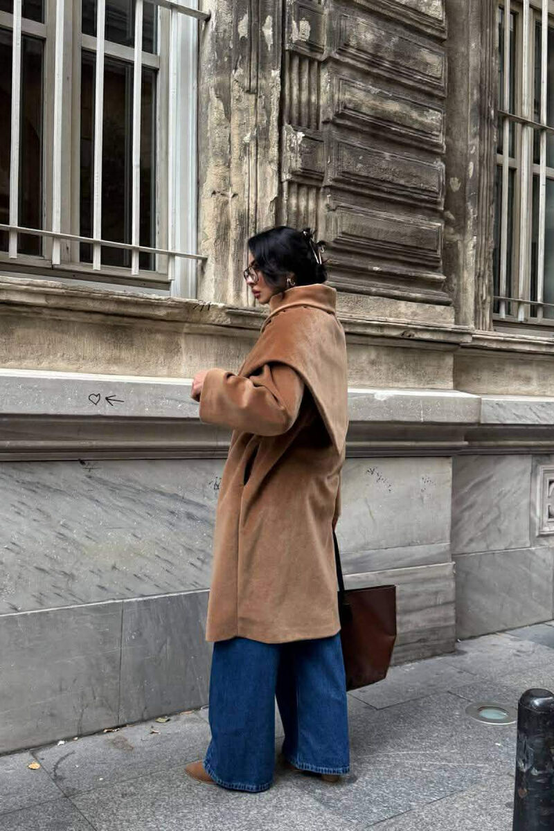 PALLTO NJE NGJYRESHE ME SHALL PER FEMRA NE NGJYRE KAFE - 4