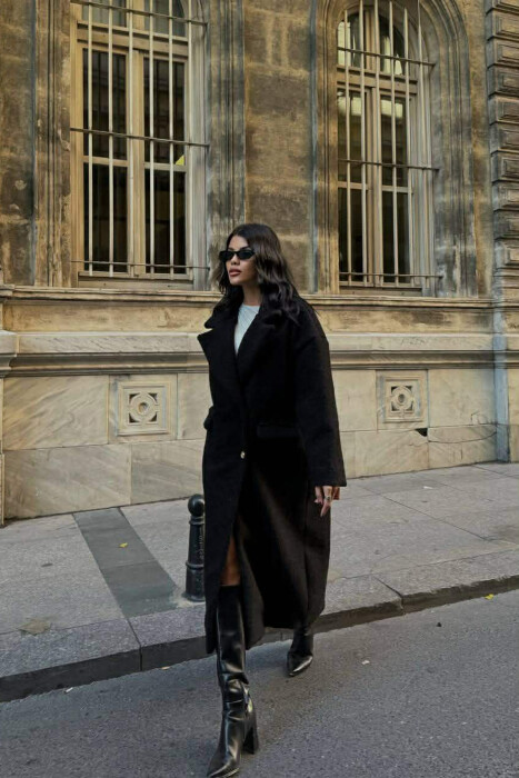 PALLTO NJE NGJYRESHE OVERSIZE ME BUTONA GOLD PER FEMRA NE NGJYRE TE ZEZE - 5