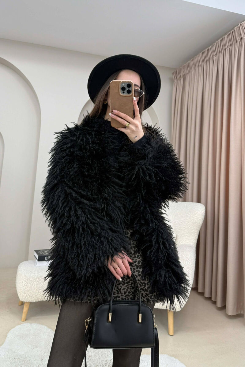 PALLTO PELLUSHI ME DETAJINE BUTONAVE PER FEMRA NE NGJYRE TE ZEZE - 1