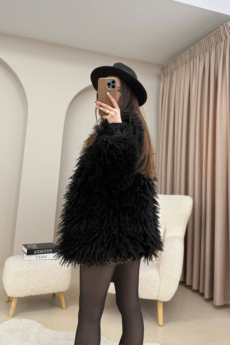 PALLTO PELLUSHI ME DETAJINE BUTONAVE PER FEMRA NE NGJYRE TE ZEZE - 2