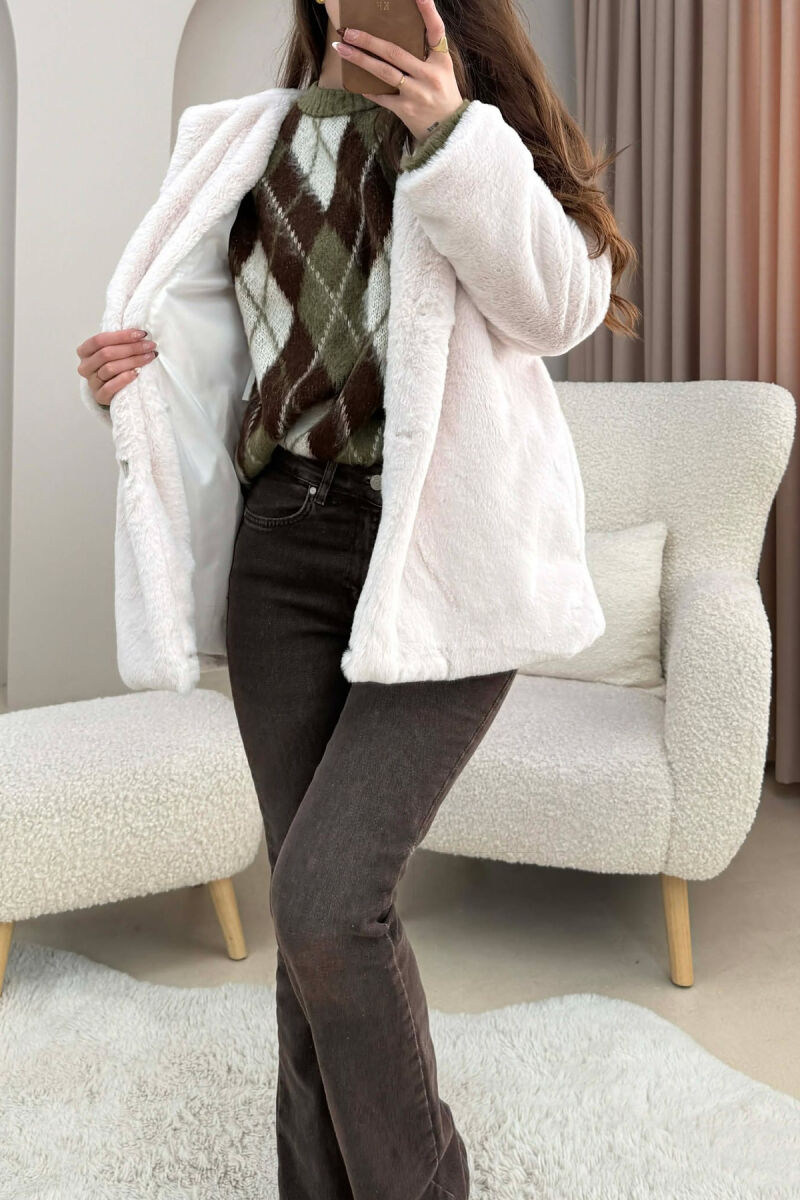 PALLTO PELLUSHI ME KAPUÇ DHE BUTONA PER FEMRA NE NGJYRE KREM - 4