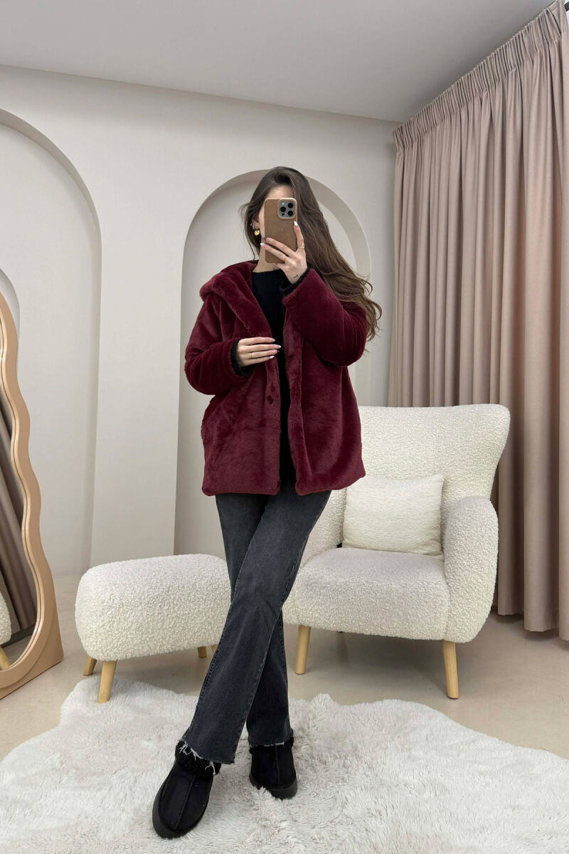 PALLTO PELLUSHI ME KAPUÇ DHE BUTONA PER FEMRA NE NGJYRE VISHNJE - 4