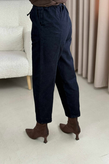 PANTALLONA ME BEL ELASTIK PËR FEMRA NË NGJYRËN BLU E ERRËT - 4