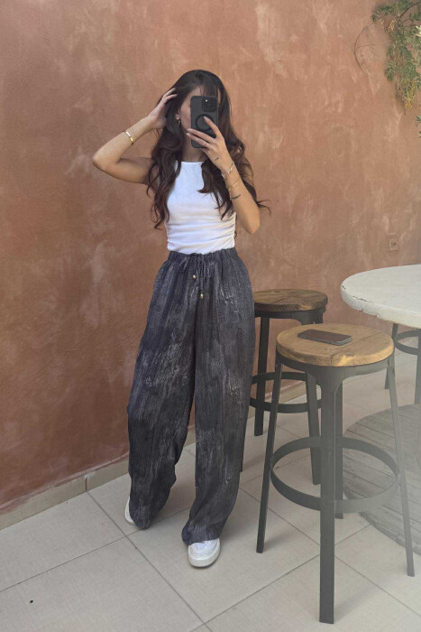 PANTALLONA ME DIZANJ ELASTIKE NË BELI DHE ME LIDHËSE PËR FEMRA NË NGJYRËN GRI TË ERRËT - 2