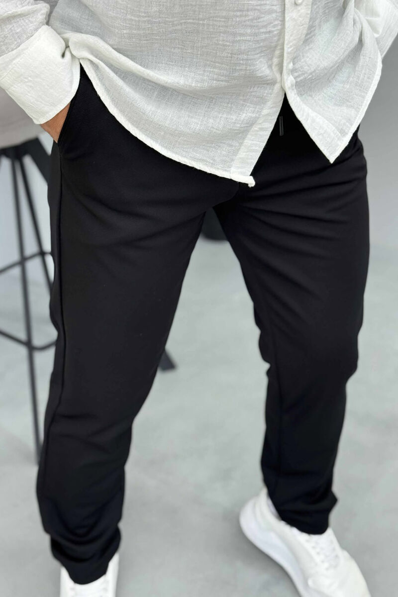 PANTALLONA NJË NGJYRËSHE ME DETAJIN E LIDHSES PËR MESHKUJ NË NGJYRËN E ZEZË - 4