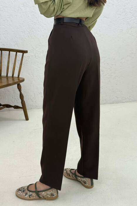 PANTALLONA NJË NGJYRËSHE ME DETAJIN E RRIPIT PËR FEMRA NË NGJYRË KAFE TE ERRET - 4