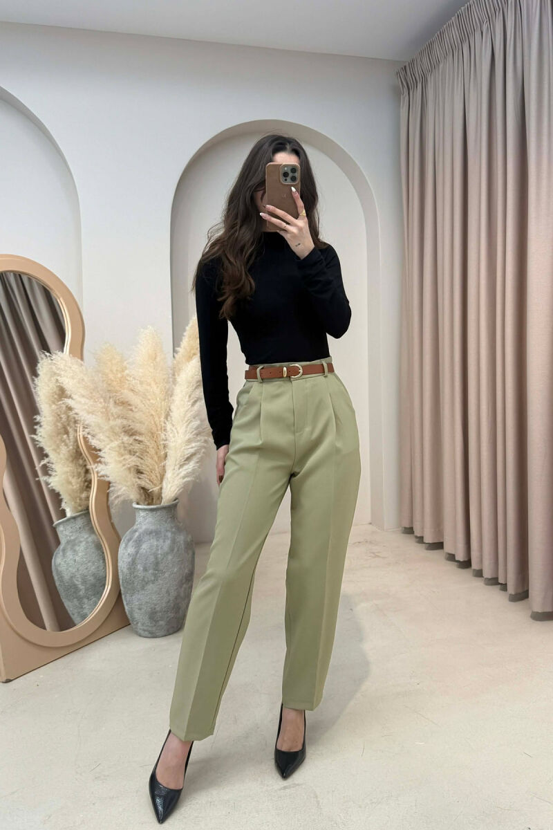 PANTALLONA NJE NGJYRESHE ME DETAJIN E RRIPIT PER FEMRA NE NGJYRE MENTE - 2