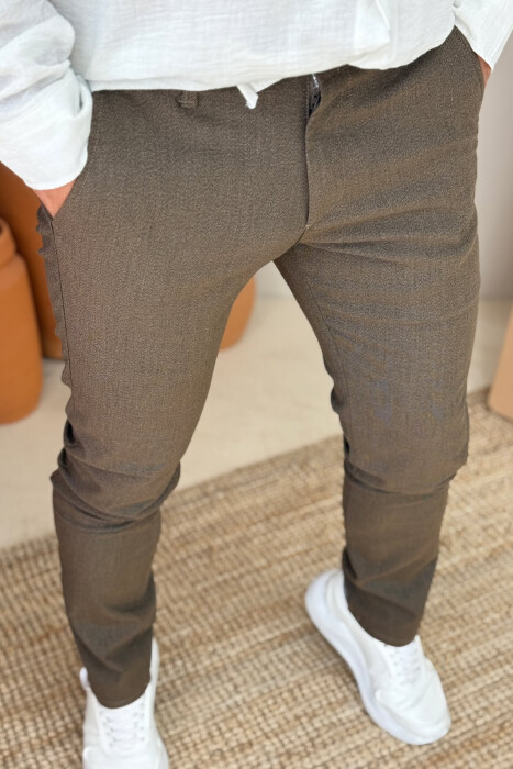 PANTALLONA NJË NGJYRËSHE ME DIZAJN TË THJESHTË PËR MESHKUJ NË NGJYRËN KAFE - 4