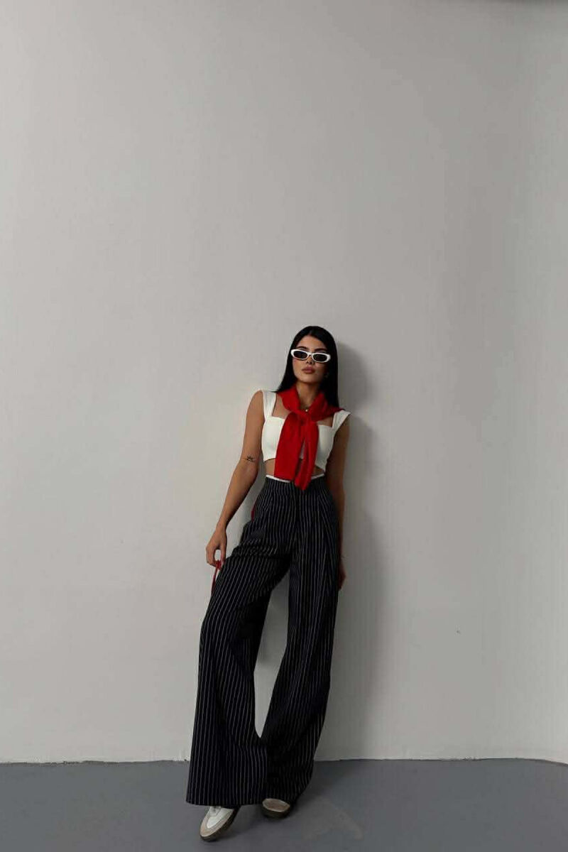 PANTALLONA TE GJERA NJE NGJYRESHE ME DIZAJN ME VIJA PER FEMRA NE NGJYRE BLU TE ERRET - 2