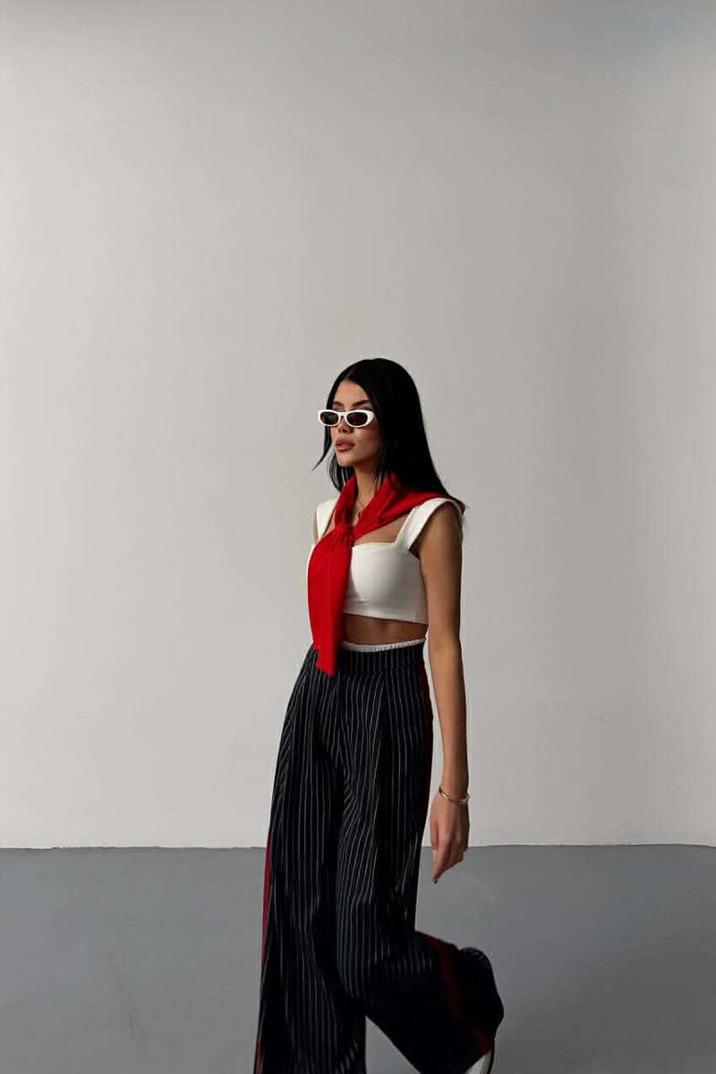 PANTALLONA TE GJERA NJE NGJYRESHE ME DIZAJN ME VIJA PER FEMRA NE NGJYRE BLU TE ERRET - 3