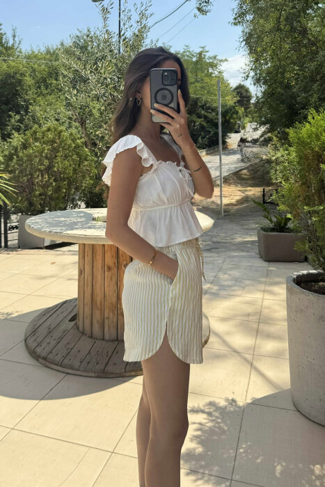 PANTALLONA TË SHKURTRA ELASTIKE NË BELI DHE ME DIZENJO VIJASH PËR FEMRA NË NGJYRËN E VERDHË - 3