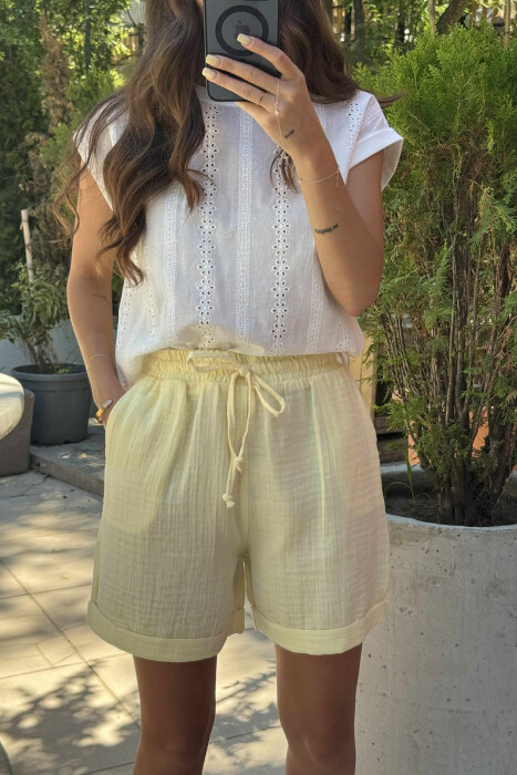 PANTALLONA TË SHKURTRA LINO NJË NGJYRËSHE PËR FEMRA NË NGJYRËN E VERDHË - 3