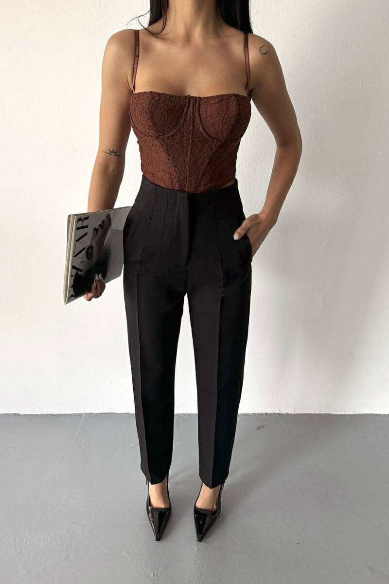 PANTALLONA TE THJESHTA KLASIKE PER FEMRA NE NGJYRE TE ZEZE - 2