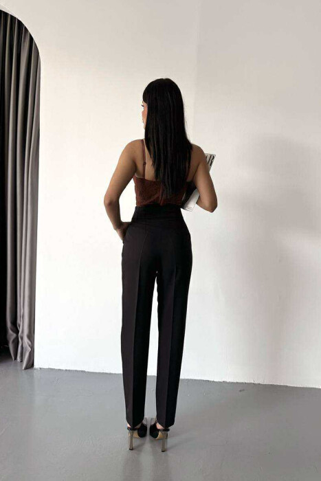 PANTALLONA TE THJESHTA KLASIKE PER FEMRA NE NGJYRE TE ZEZE - 3