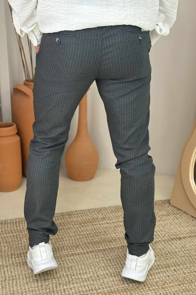 PANTALLONA TË THJESHTA ME DIZAJNIN E VIJAVE PËR MESHKUJ NË NGJYRËN JESHILE E ERRËT - 2