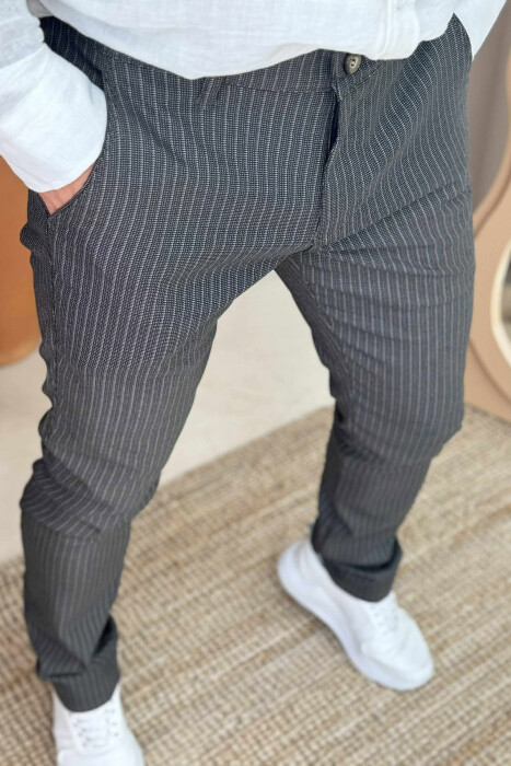 PANTALLONA TË THJESHTA ME DIZAJNIN E VIJAVE PËR MESHKUJ NË NGJYRËN KAFE - 4