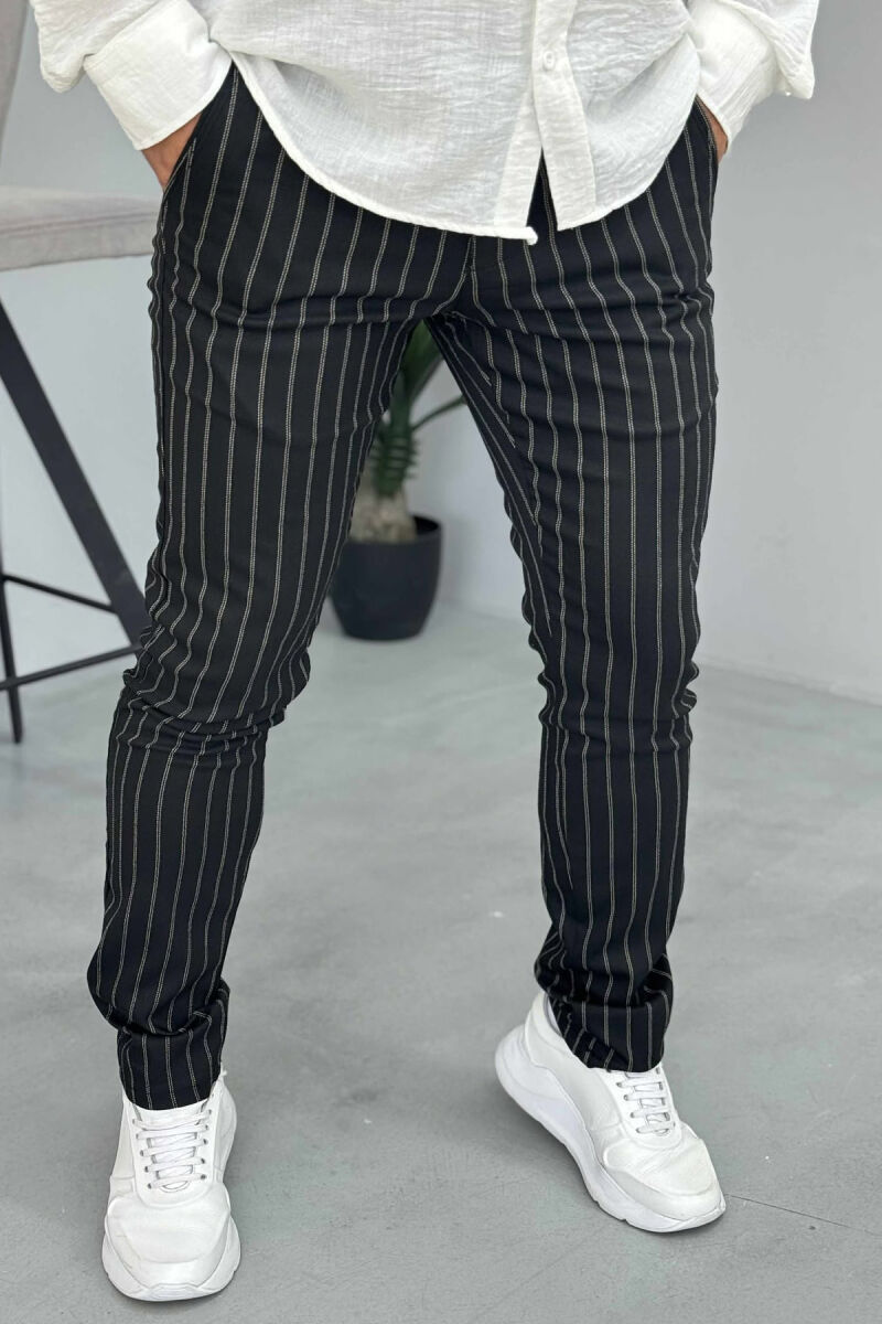 PANTALLONA TË THJESHTA ME VIJA PËR MESHKUJ NË NGJYRËN E ZEZË - 3