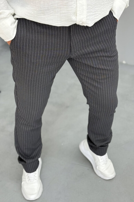 PANTALLONA TË THJESHTA ME VIJA PËR MESHKUJ NË NGJYRËN GRI - 5