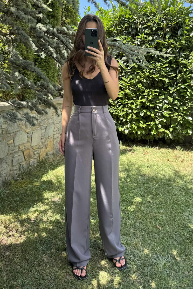 PANTALLONA TË THJESHTA NJË NGJYRËSHE PËR FEMRA NË NGJYRËN GRI E ERRËT - 2