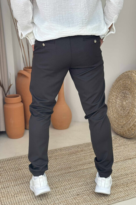 PANTALLONA NJË NGJYRËSHE TË THJESHTA PËR MESHKUJ NË NGJYRËN KAFE E ERRËT - 4