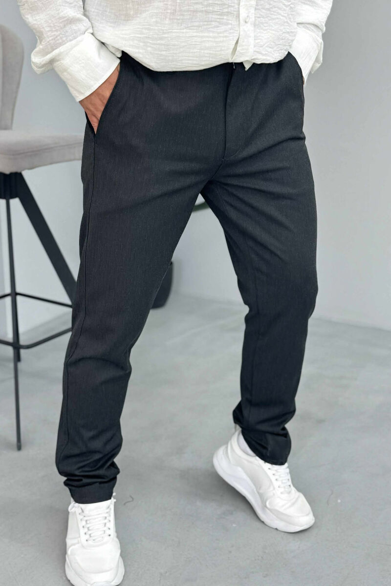 PANTALLONA NJË NGJYRËSHE TË THJESHTA PËR MESHKUJ NË NGJYRËN GRI E ERRËT - 2