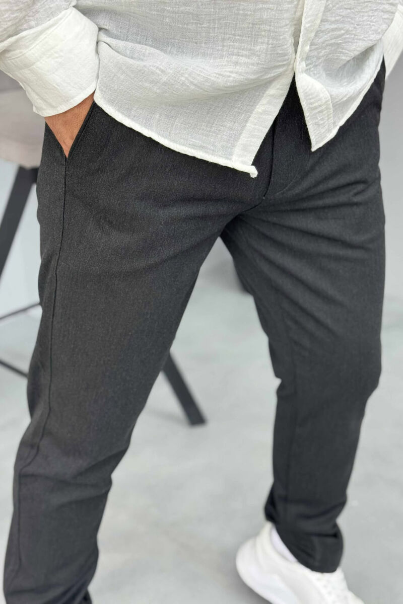 PANTALLONA NJË NGJYRËSHE TË THJESHTA PËR MESHKUJ NË NGJYRËN GRI E ERRËT - 5