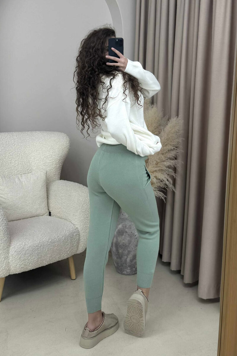 PANTALLONA TË THURRURA NJË NGJYRËSHE ME LIDHËSE PËR FEMRA NË NGJYRË MENTE - 3