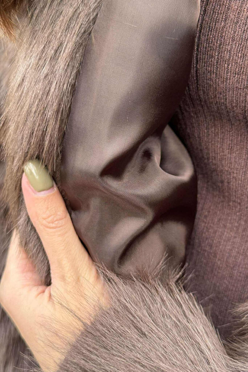 PELLUSH ME KAPUÇ PËR FEMRA NË NGJYRË KAFE TË ERRËT - 4