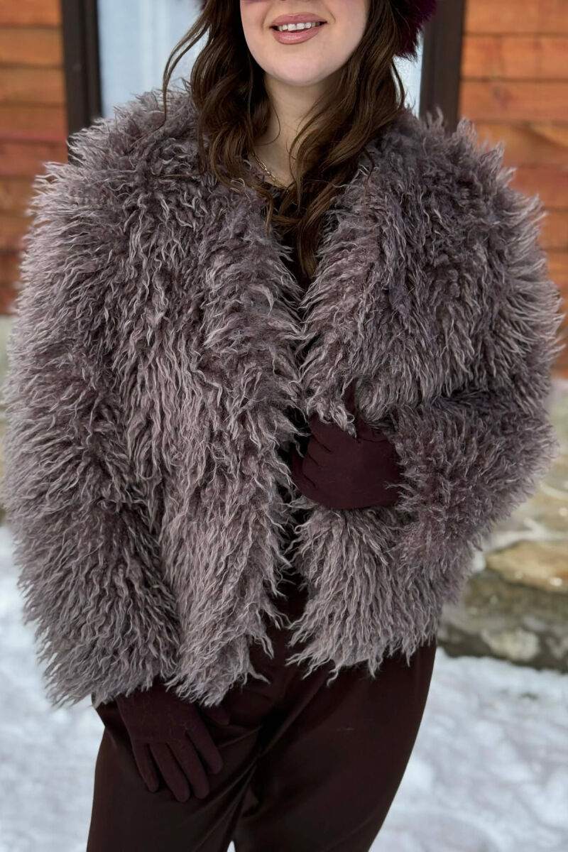 PELLUSH NJE NGJYRESH PER FEMRA NE NGJYRE KAFE TE ZBARDHUR - 6