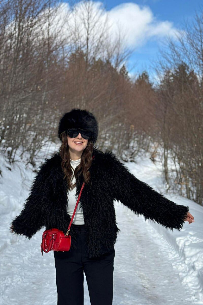 PELLUSH NJE NGJYRESH PER FEMRA NE NGJYRE TE ZEZE - 6