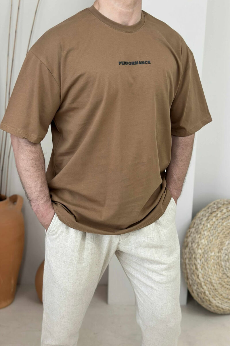 PERFORMANCE WRITTING SIMPLE MEN T-SHIRT BROWN/KAFE - 3